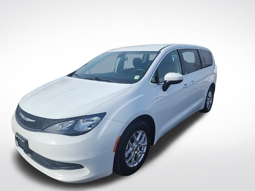 2022 Chrysler Voyager LX
