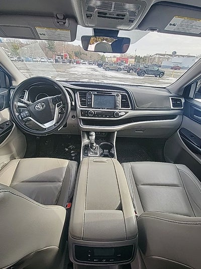 2018 Toyota Highlander Base