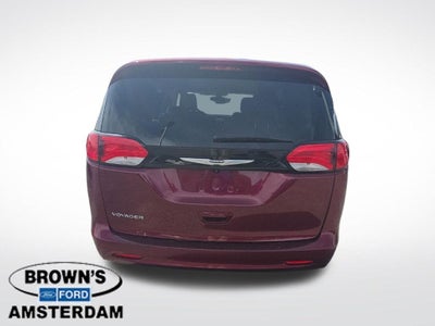 2022 Chrysler Voyager LX