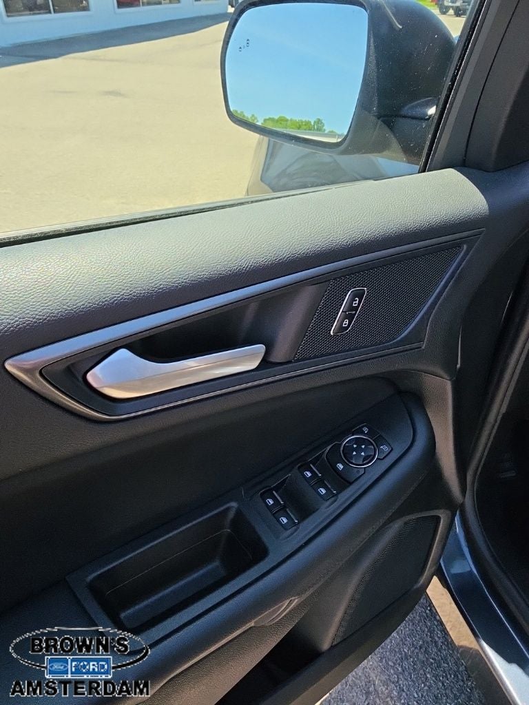 2023 Ford Edge SE